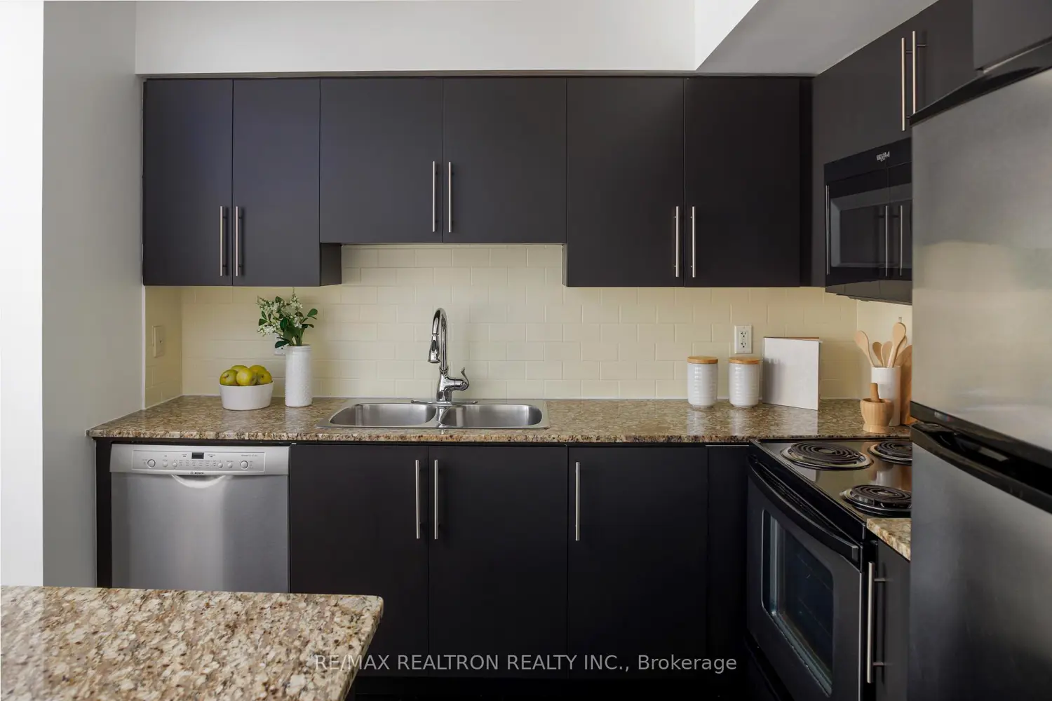 Additional image 3 of 1100 Lansdowne Avenue 307