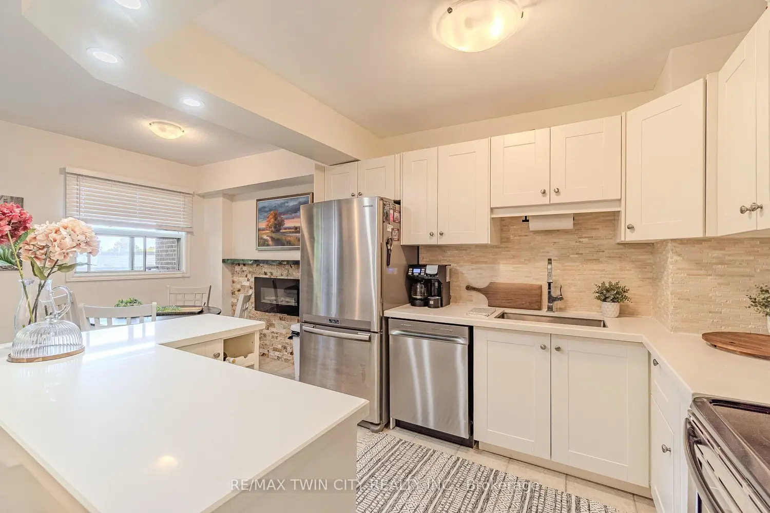 Additional image 2 of 648 Grey Street 305