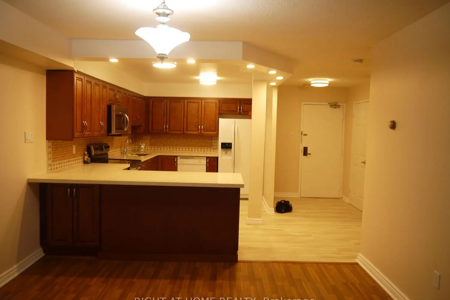 Additional image 16 of 45 Carlton Street 607