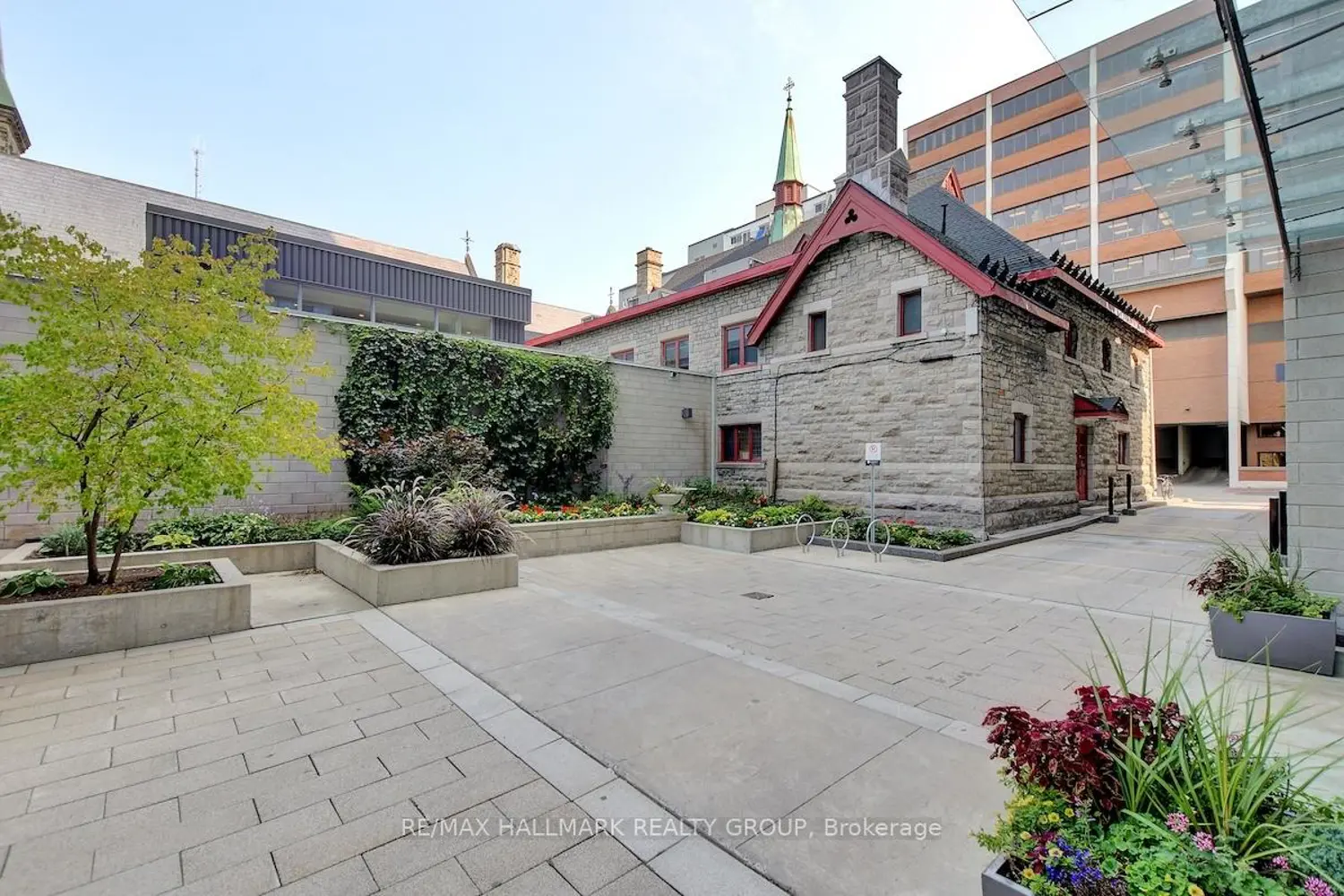 Additional image 4 of 428 Sparks Street 907
