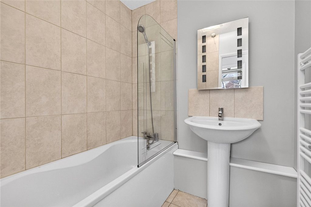 Additional image 11 of 2 bed flat for saleEllesmere Road, Weybridge, Surrey KT13