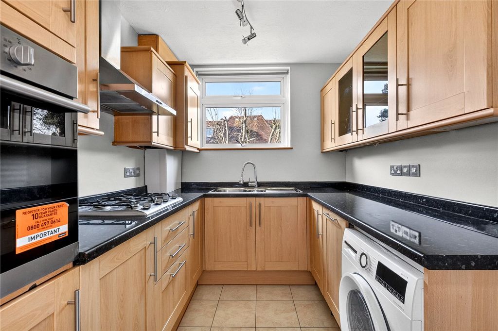 Additional image 6 of 2 bed flat for saleEllesmere Road, Weybridge, Surrey KT13