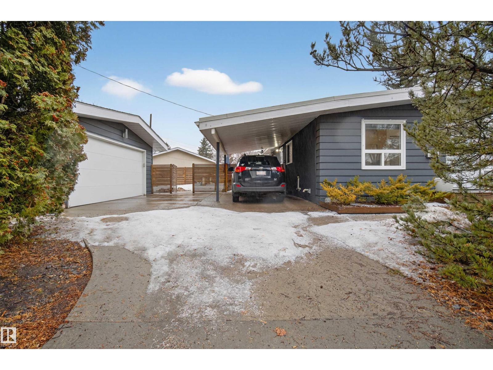 15719 89a Avenue NW, Edmonton, AB, T5R4T1