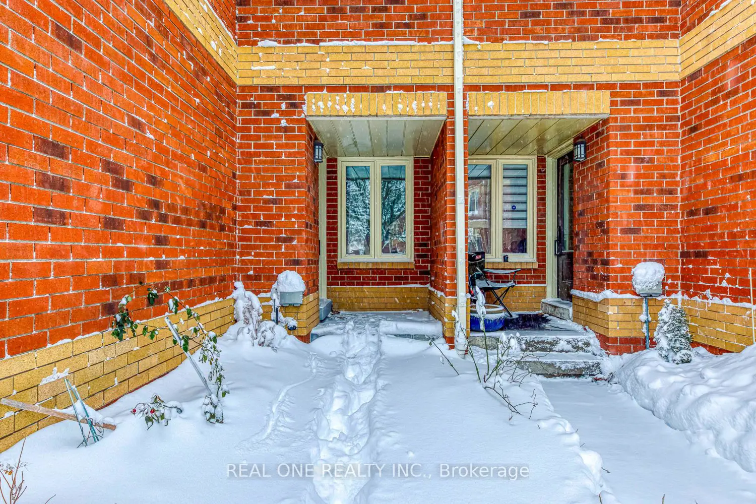 Additional image 2 of 2006 Glenada Crescent 2