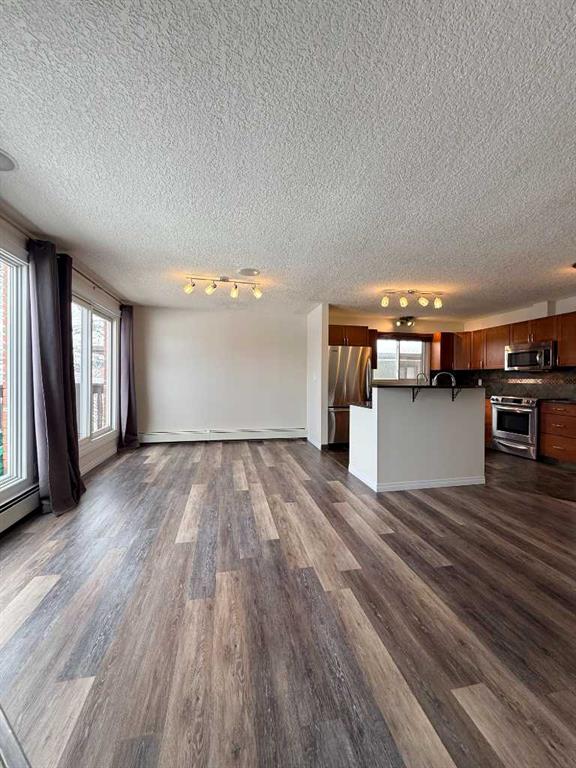 Additional image 5 of 135 27 Avenue NE, Calgary, AB, T2Z 1Z8