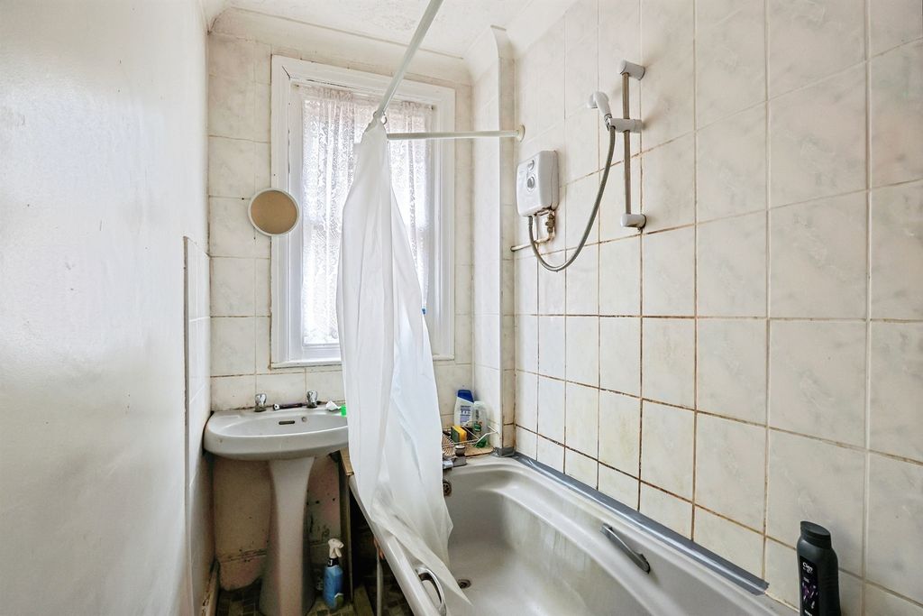 Additional image 9 of 4 bed terraced house for salePalmerston Road, Bournemouth BH1