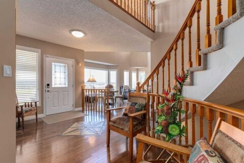 Additional image 8 of 88 Woodacres Drive SW, Calgary, AB, T2W 4Z8