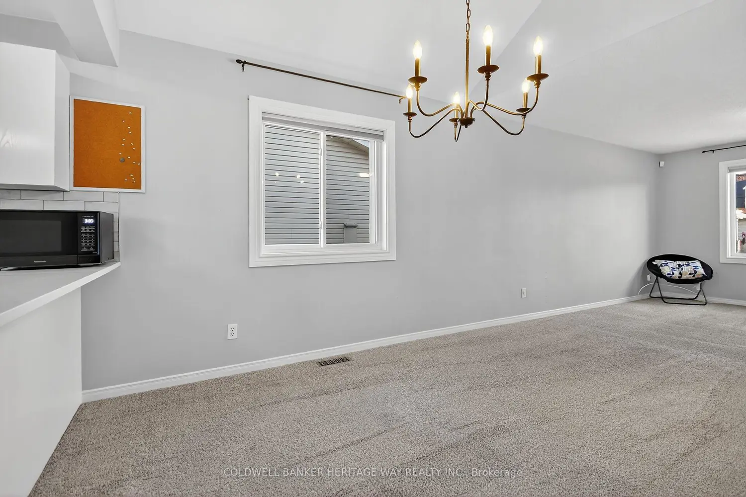 160 Patterson Crescent photo 2