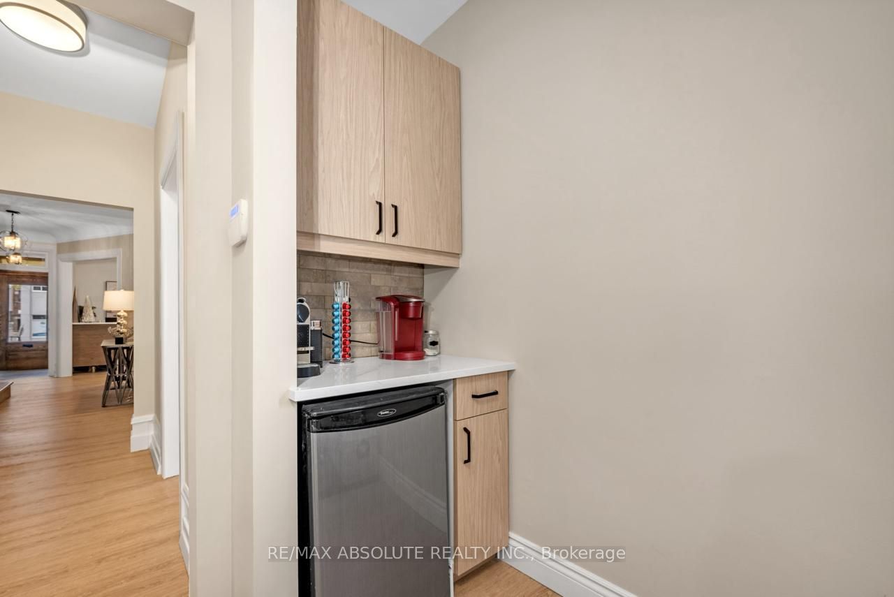 Additional image 3 of Office 3-238 Argyle Avenue, Ottawa, ON, K2P 1B9