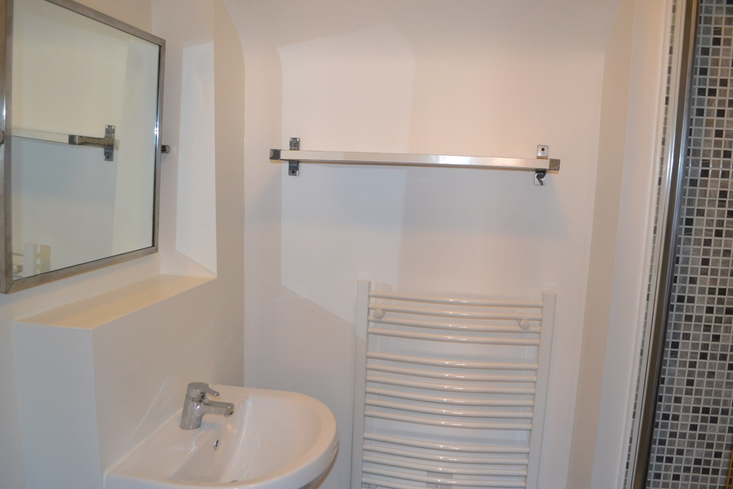 Additional image 8 of 2 Bed Flat, Waggon Road, LS10, N1 7GU