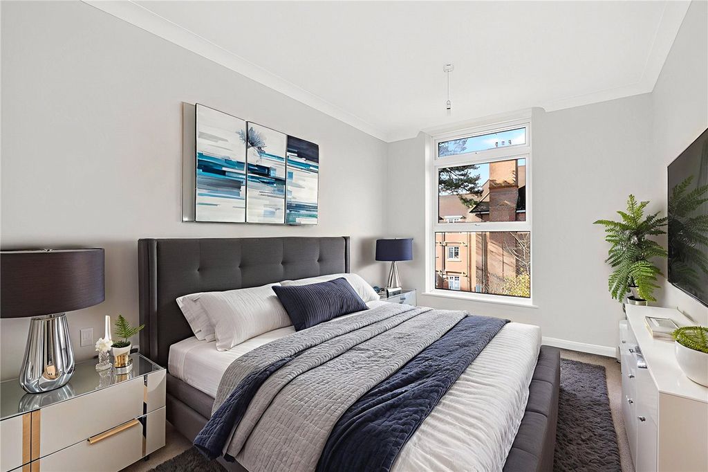 Additional image 2 of 2 bed flat for saleEllesmere Road, Weybridge, Surrey KT13