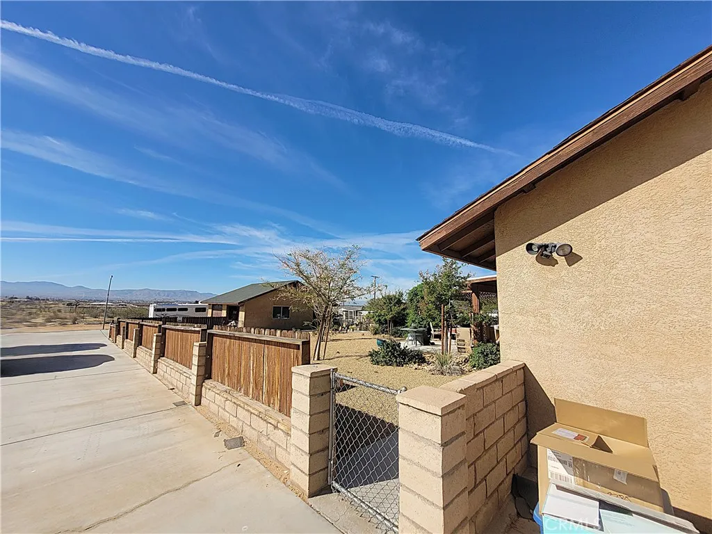 Additional image 53 of 23677 Cahuilla Rd, Apple Valley, CA 92307