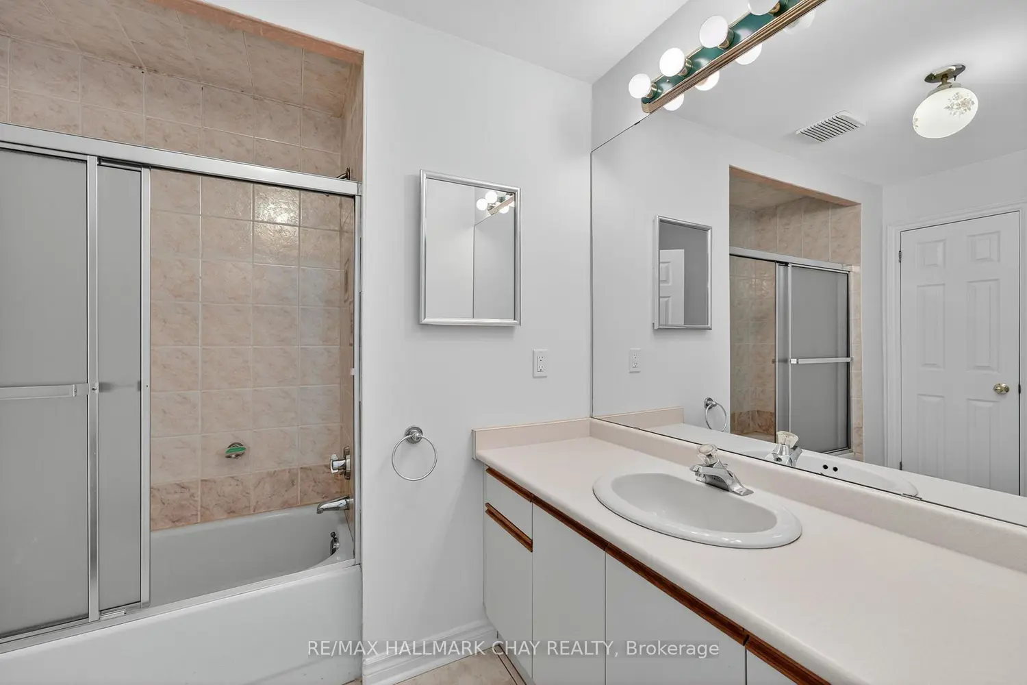 Additional image 14 of 2702 6Th Line