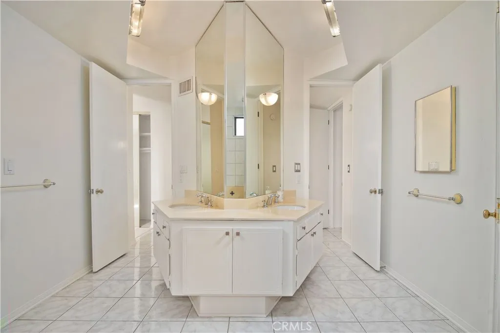 Additional image 40 of 5340 Yarmouth Unit 205, Encino, CA 91316