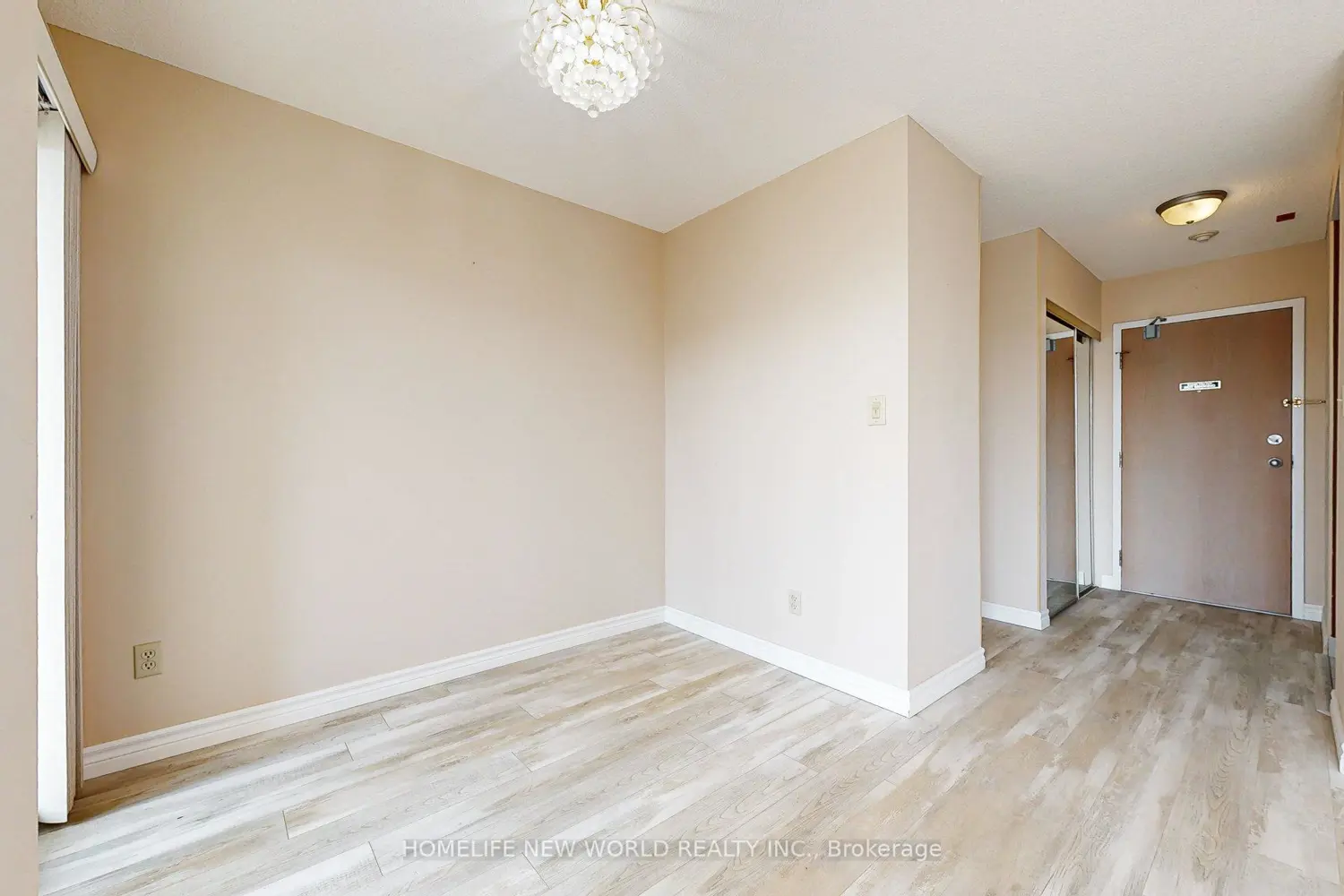 Additional image 15 of 711 Rossland Road 706