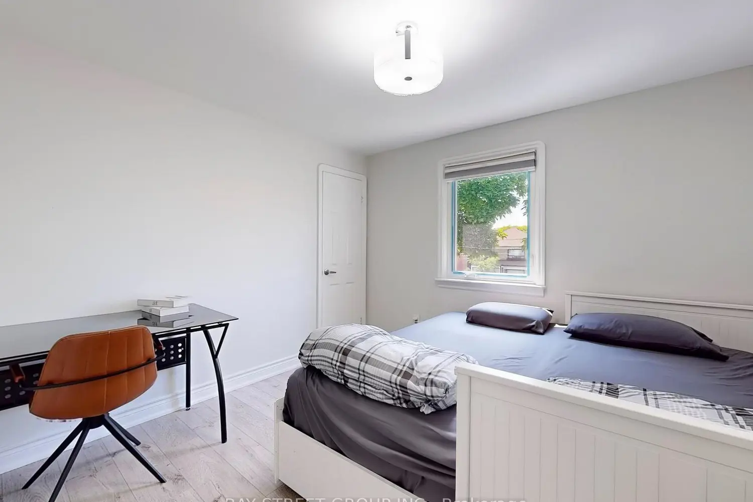 Additional image 10 of 657 Pharmacy Avenue