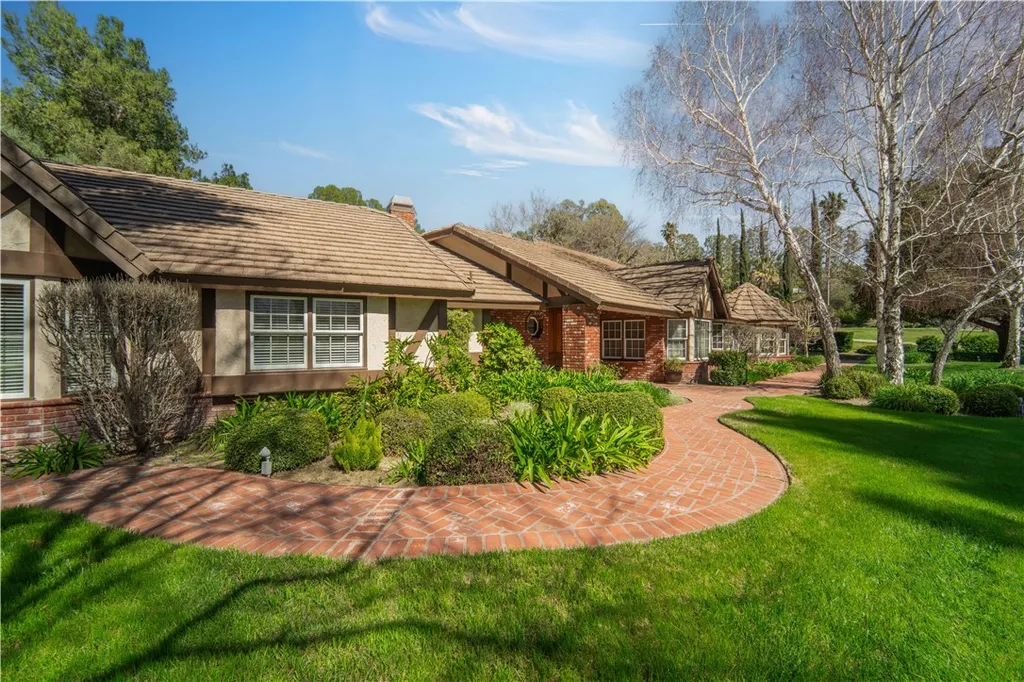 Additional image 5 of 15883 Condor Ridge Rd, Canyon Country, CA 91387