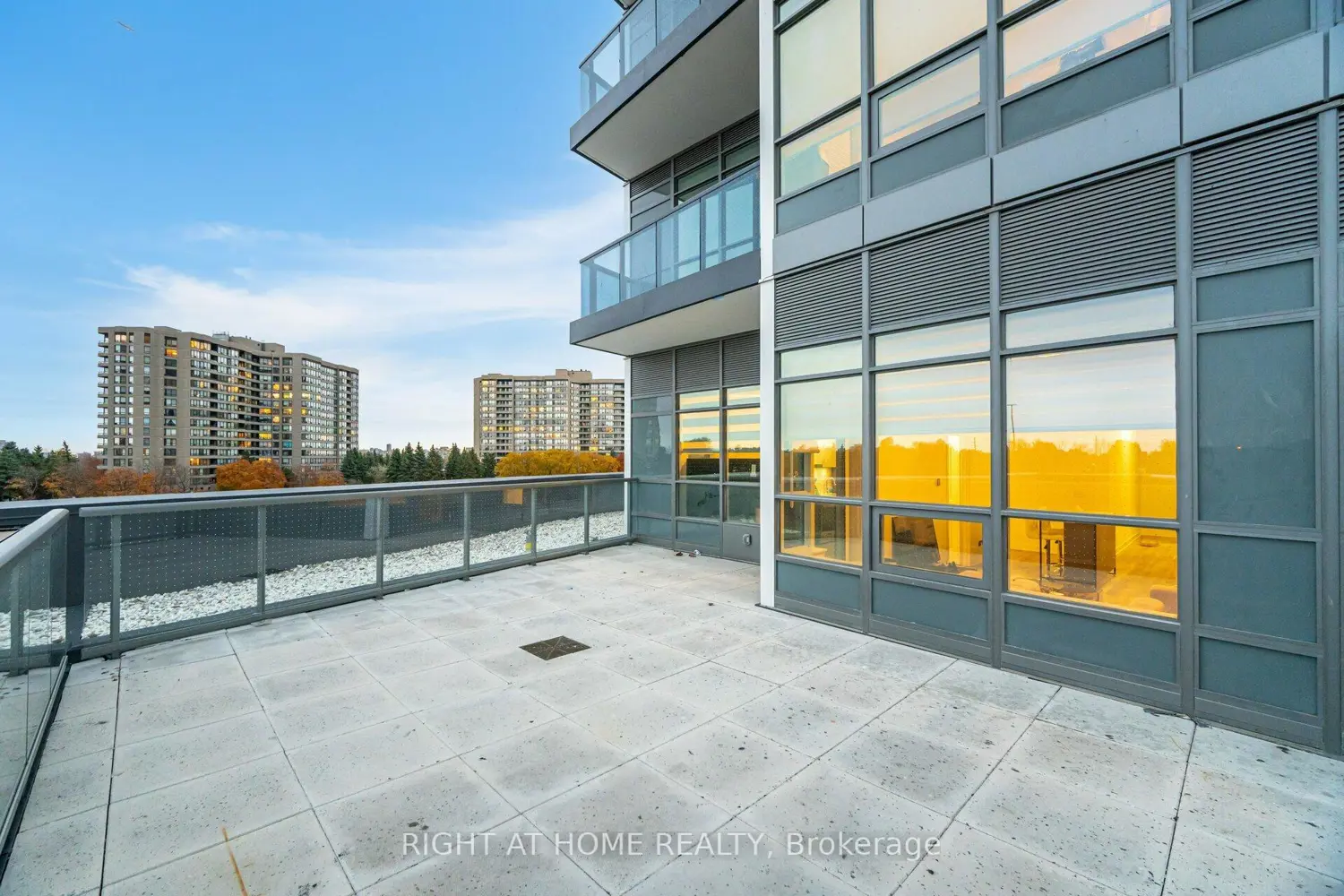 Additional image 19 of 50 Upper Mall Way B-226