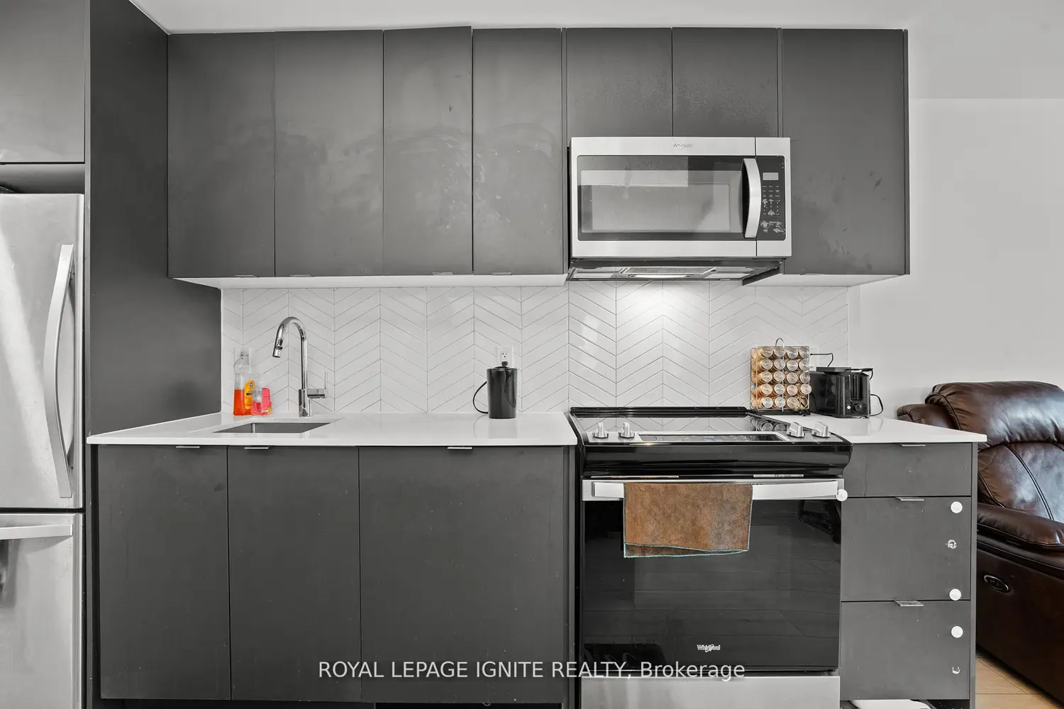 Additional image 5 of 1604 Charles Street 414