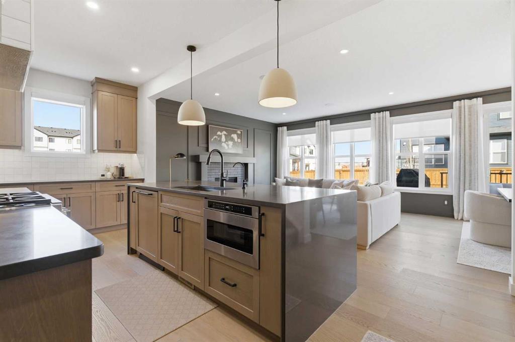 Additional image 3 of 42 Creekside Avenue SW, Calgary, AB, T2X 4A9