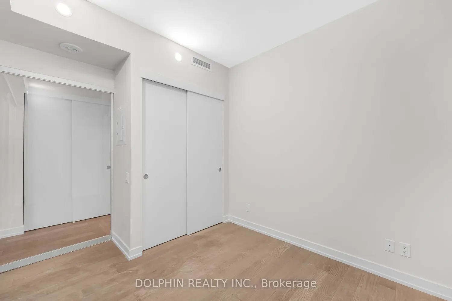 Additional image 9 of 161 Roehampton Avenue 1007