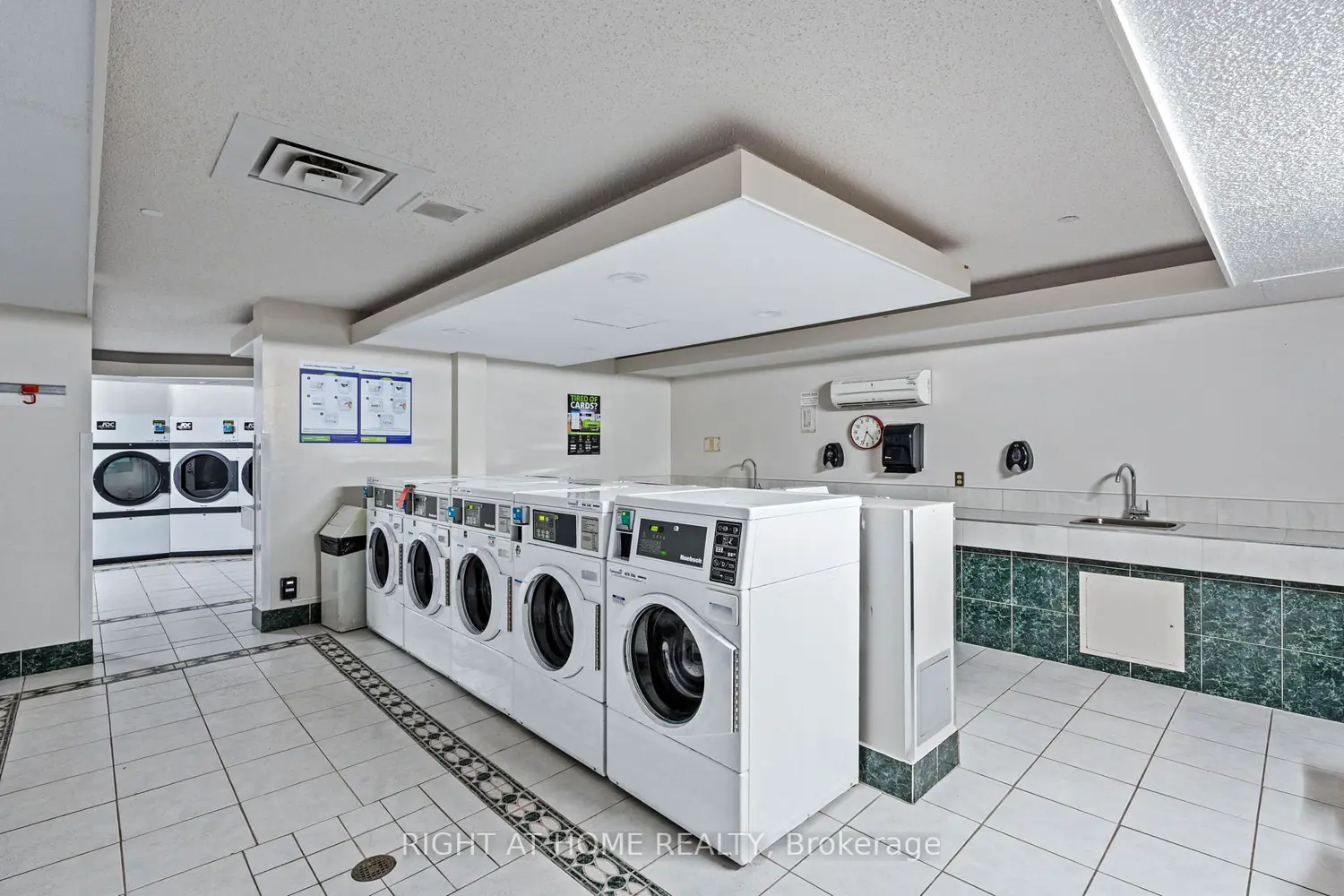 Additional image 17 of 1171 Ambleside Drive 906