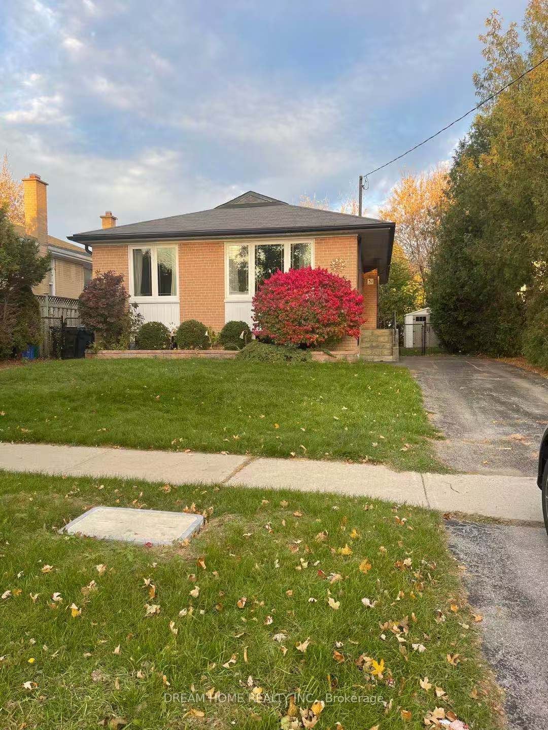 Main-31 Sancrest Drive, Toronto, ON, M1P 4A6