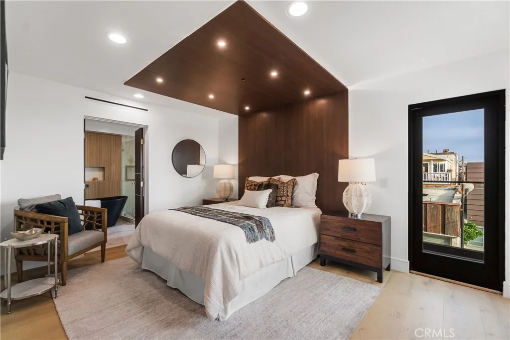 Additional image 84 of 214 El Porto Street, Manhattan Beach, CA 90266