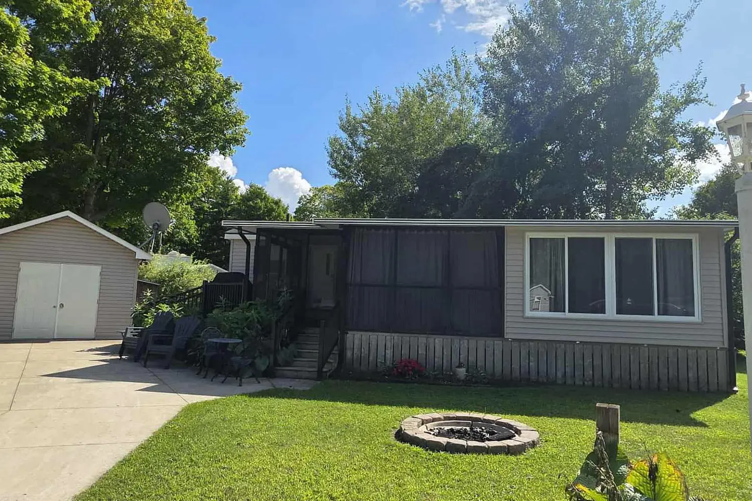 9338 West Ipperwash Road Jj22