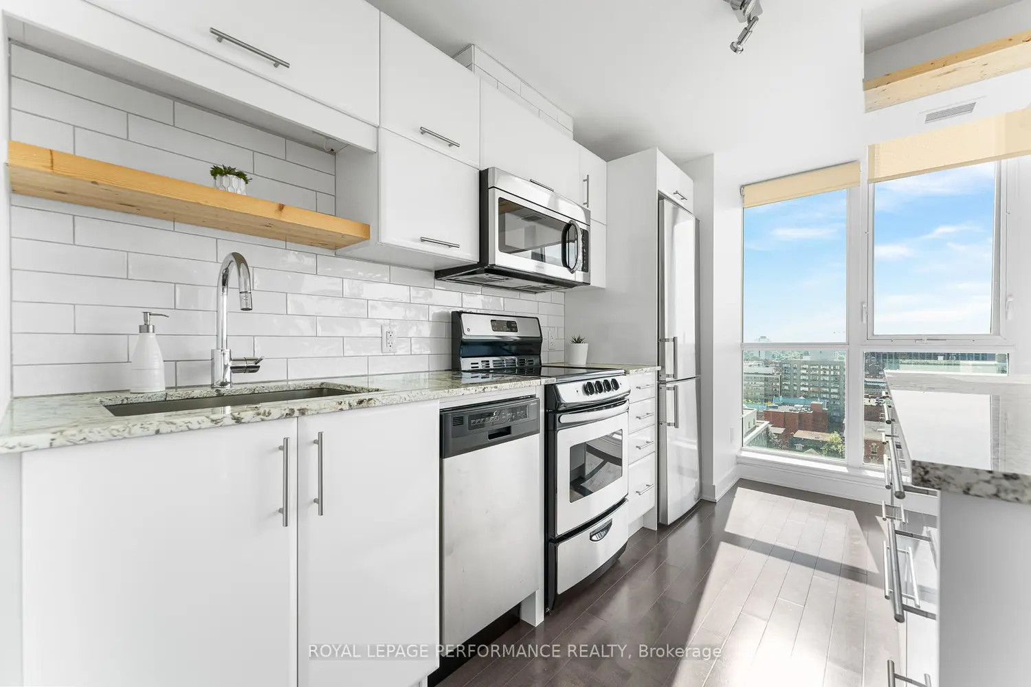 Additional image 10 of 40 Nepean Street 1305