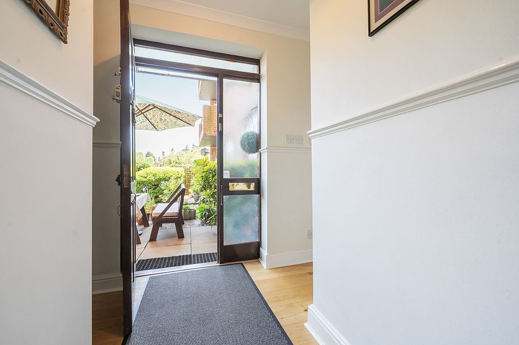 Additional image 20 of 2 bed flat for saleLyonsdown Road, New Barnet EN5