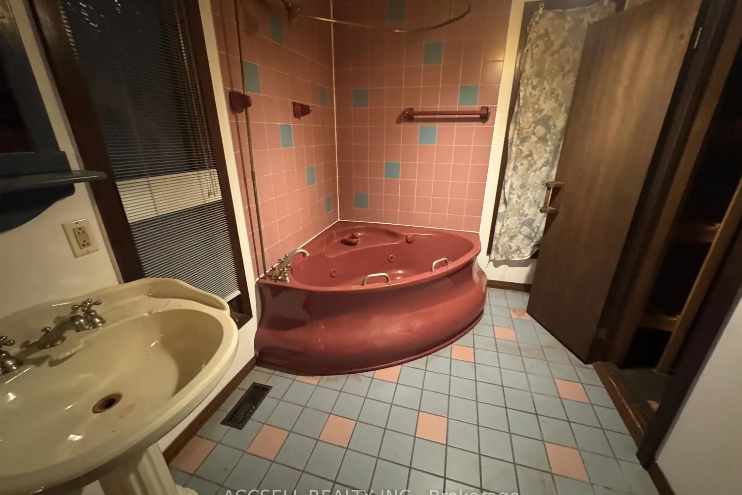 Additional image 8 of 31 Barrie Avenue