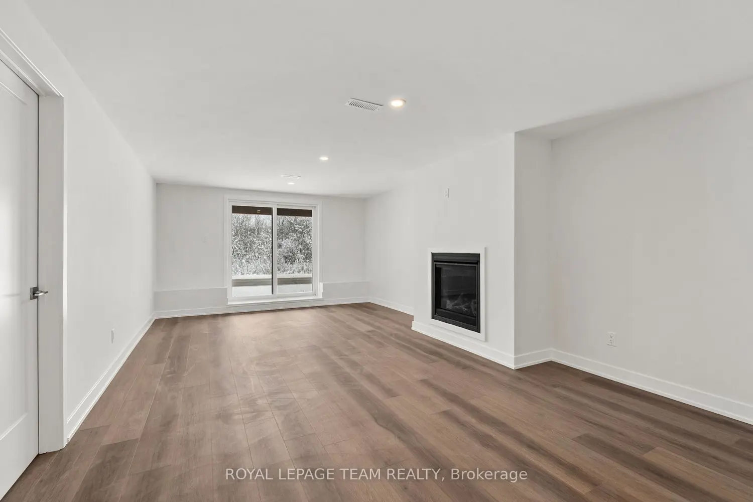 Additional image 16 of 1086 Moore Street