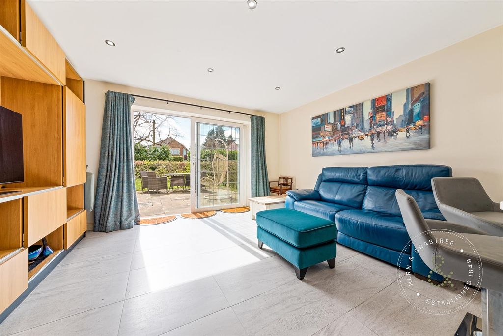 Additional image 3 of 2 bed flat for saleThe Retreat, The Chantry, Llandaff, Cardiff CF5