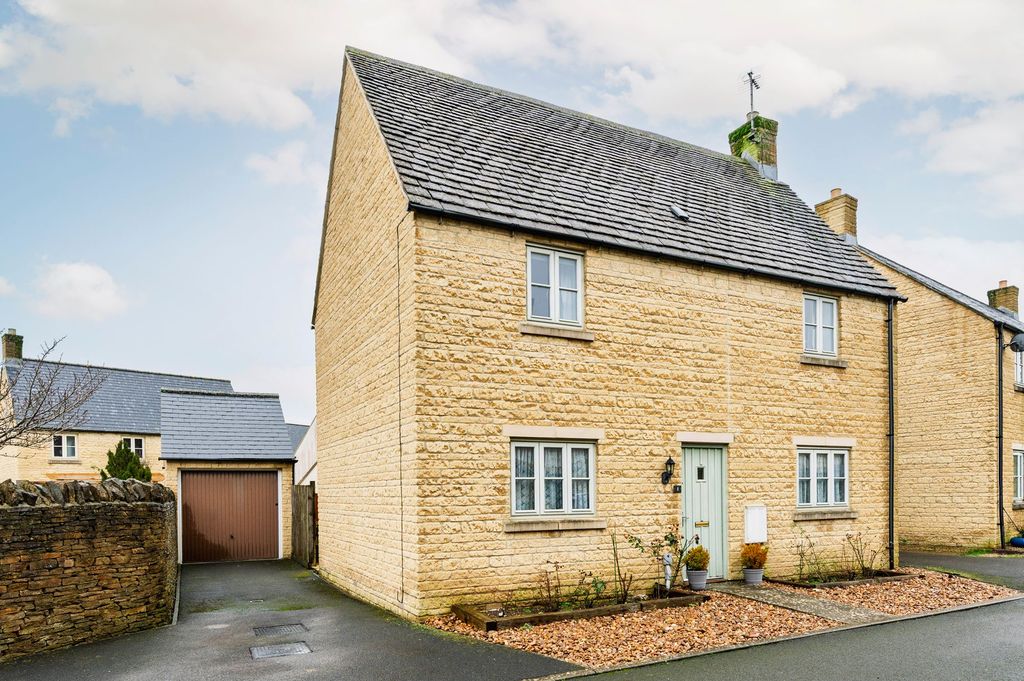3 bed detached house for saleCroome Gardens, Bourton-On-The-Water GL54