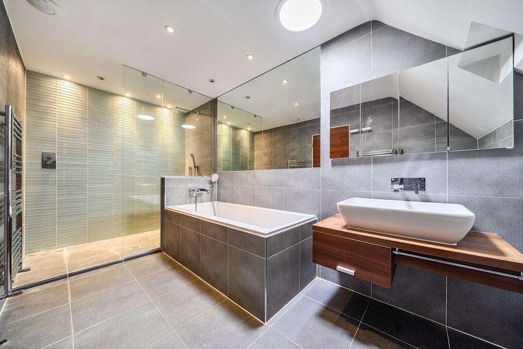 Additional image 13 of 3 bed flat for saleGower Road, Weybridge KT13