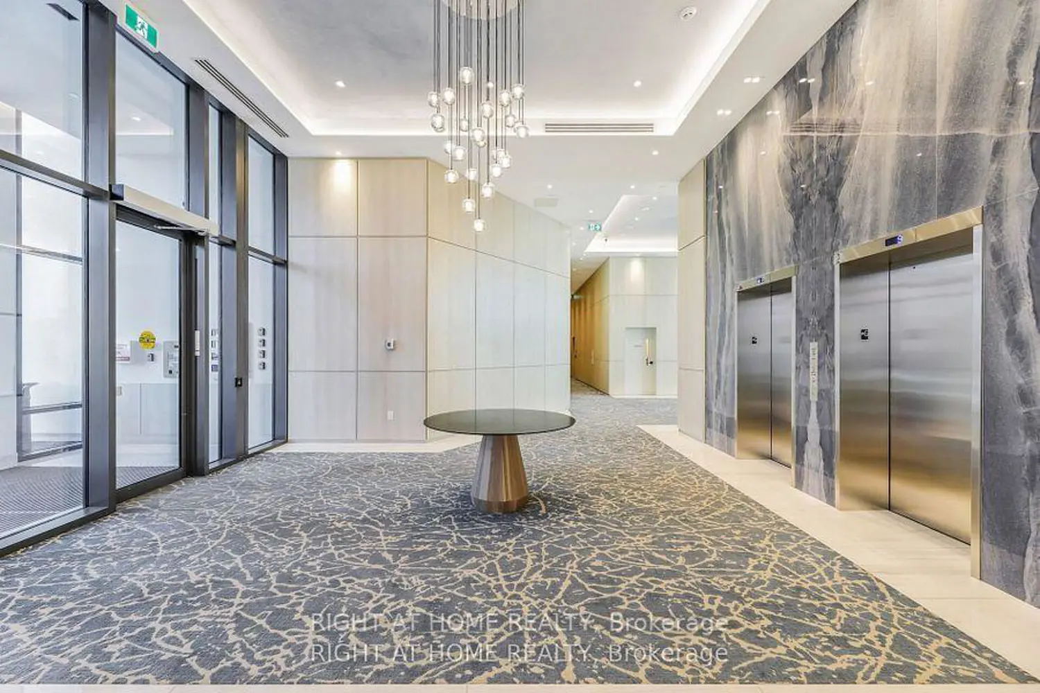 Additional image 3 of 1063 Douglas Mccurdy Common 213