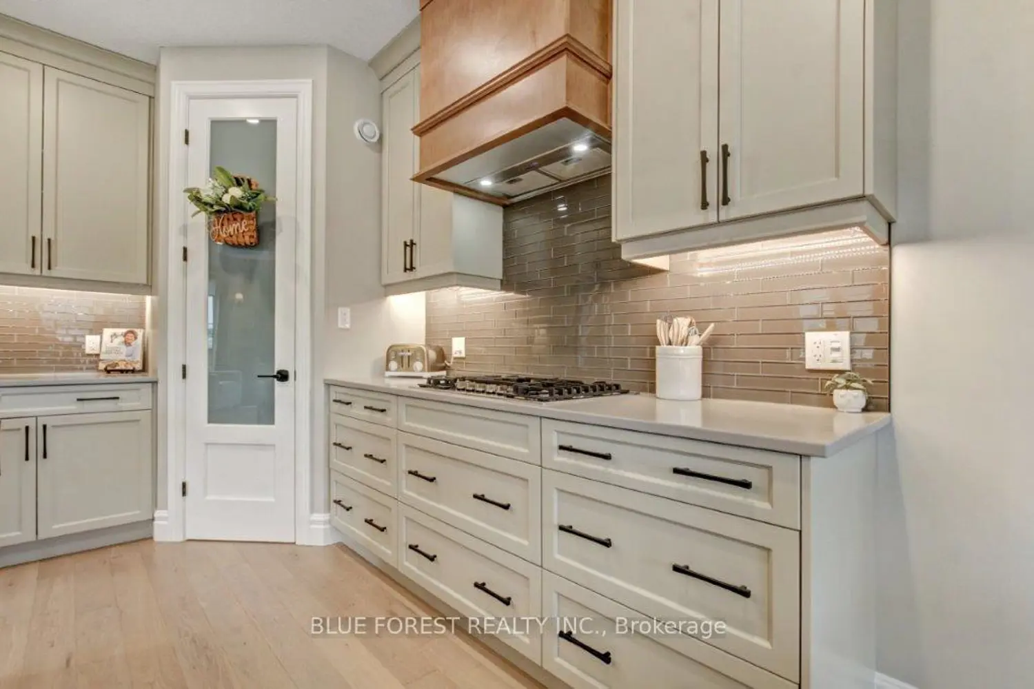 Additional image 4 of 192 Foxborough Place