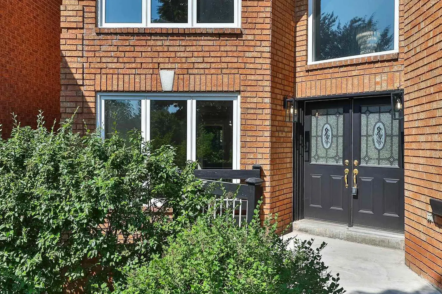 27 Green Acres Road photo 3