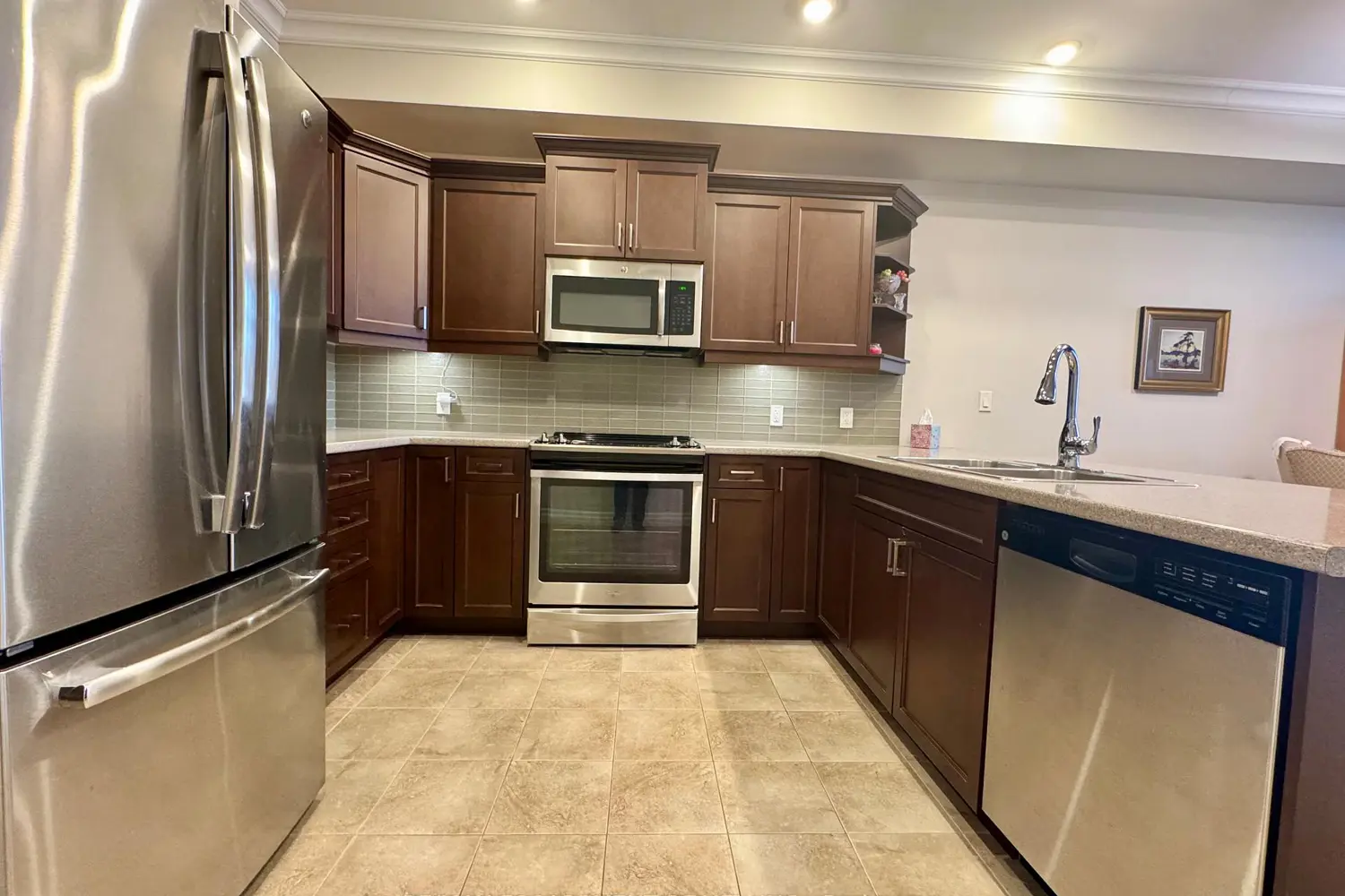 Additional image 4 of 3290 New Street 309