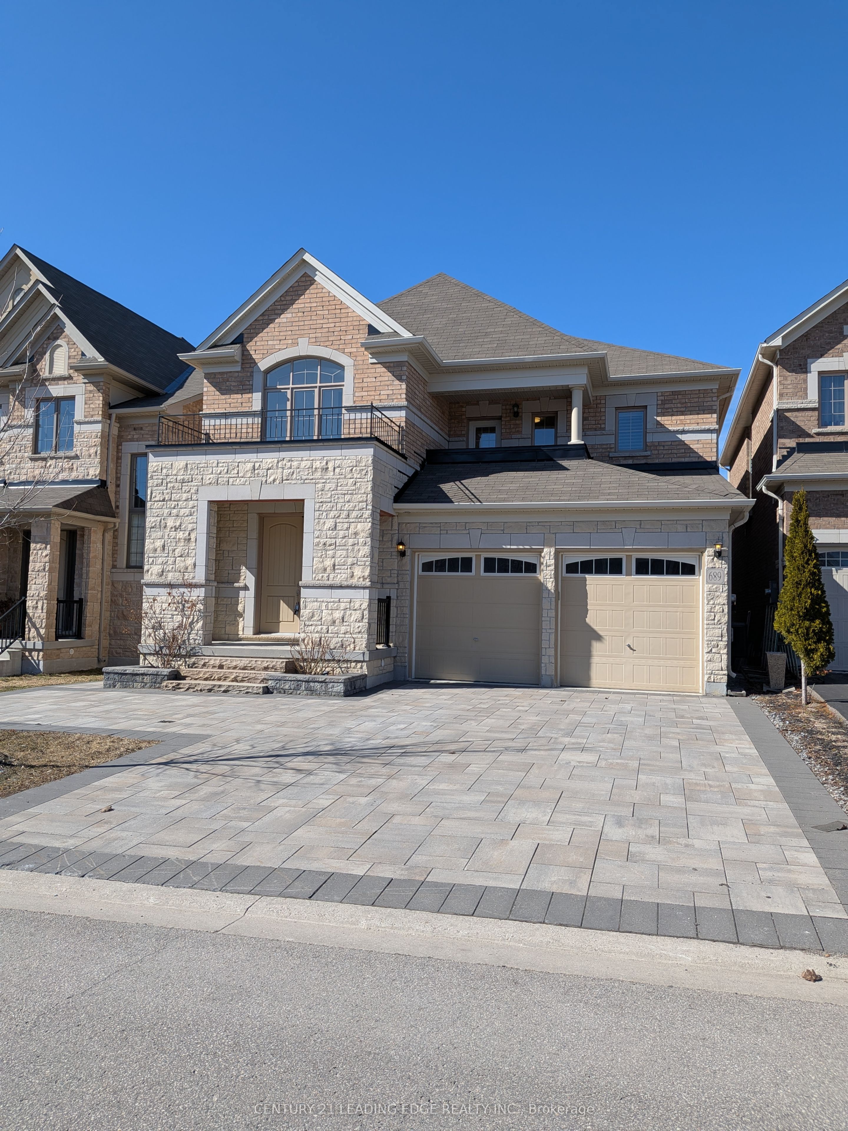 689 Somerville Drive, Newmarket, ON, L3X 0J9
