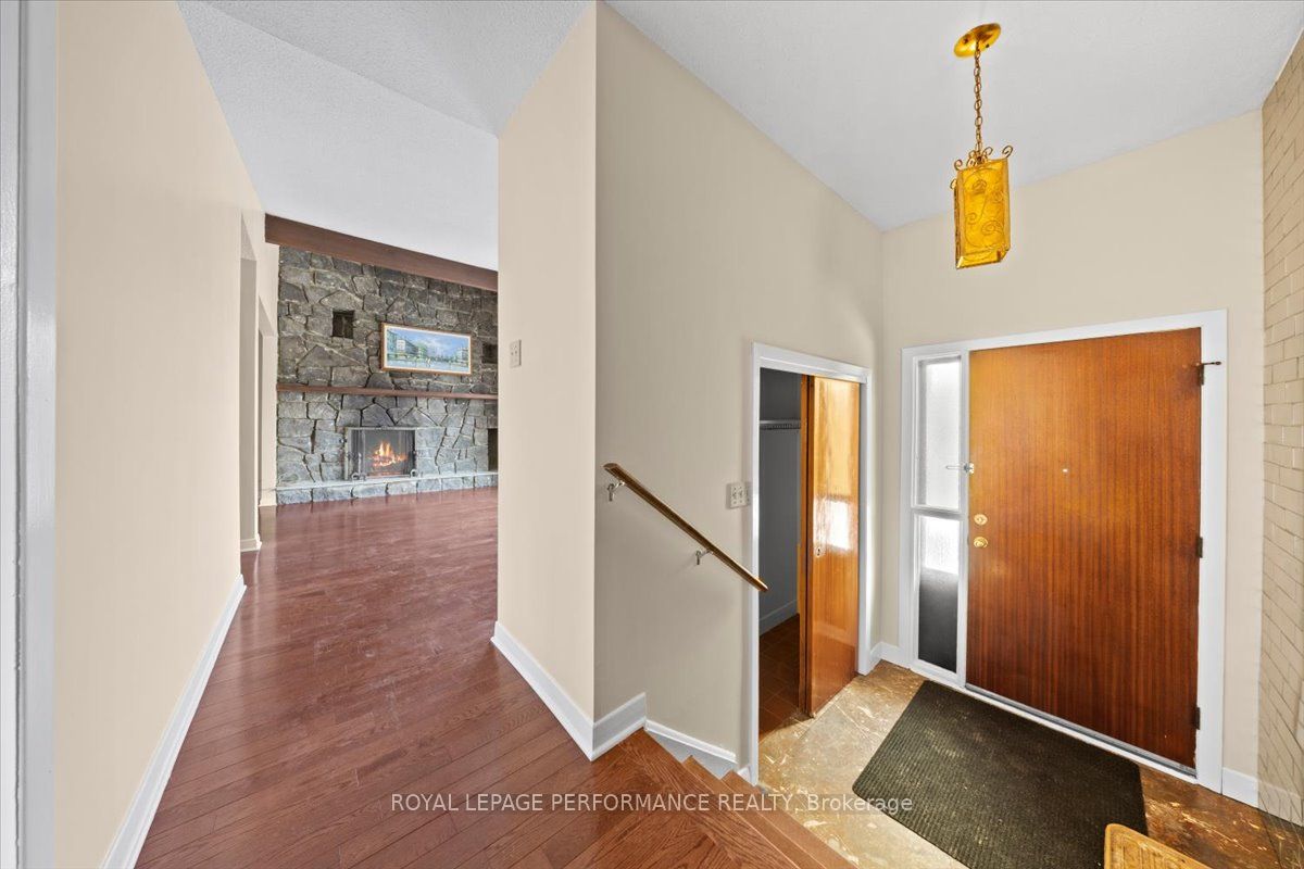 Additional image 2 of 2212 St Laurent Boulevard, Ottawa, ON, K1G 1B2