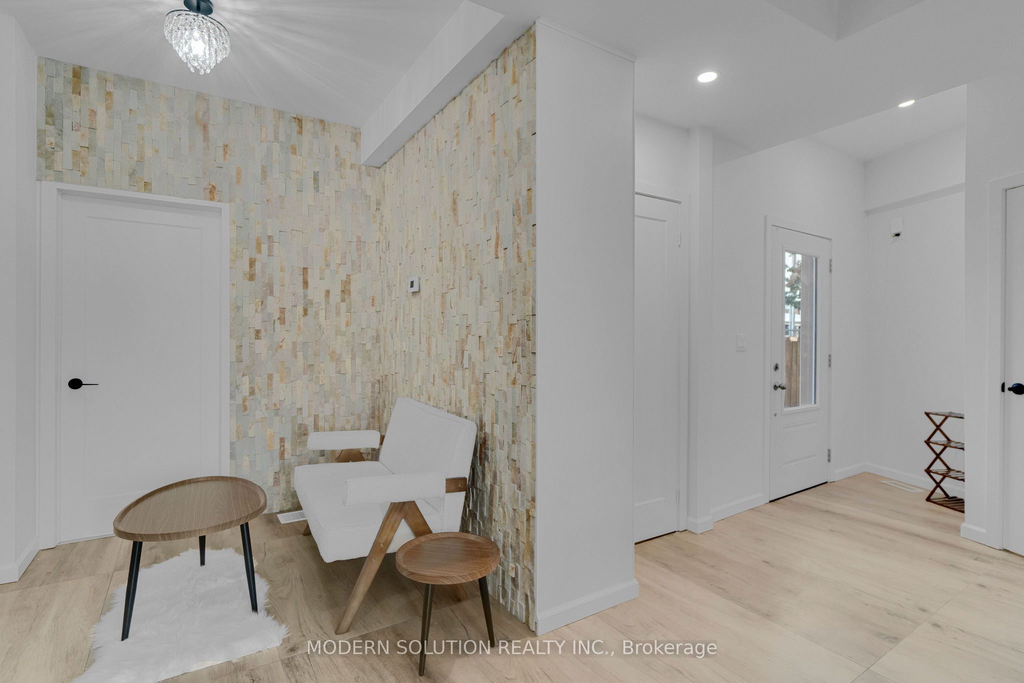 Additional image 3 of Upper-66 Silverthorn Avenue, Toronto, ON, M6N 3J8