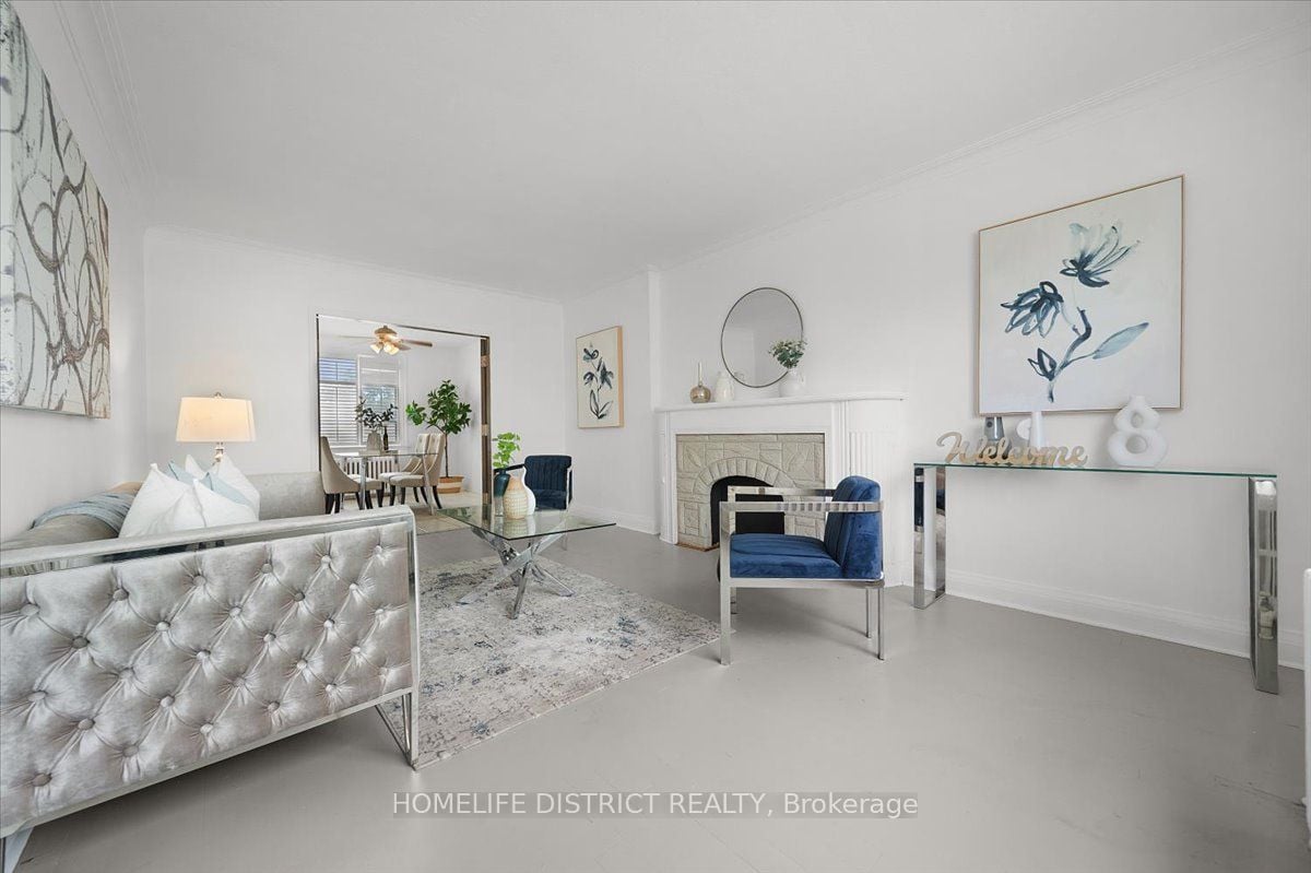 2055 Eglinton Avenue W, Toronto, ON, M6E 2K4