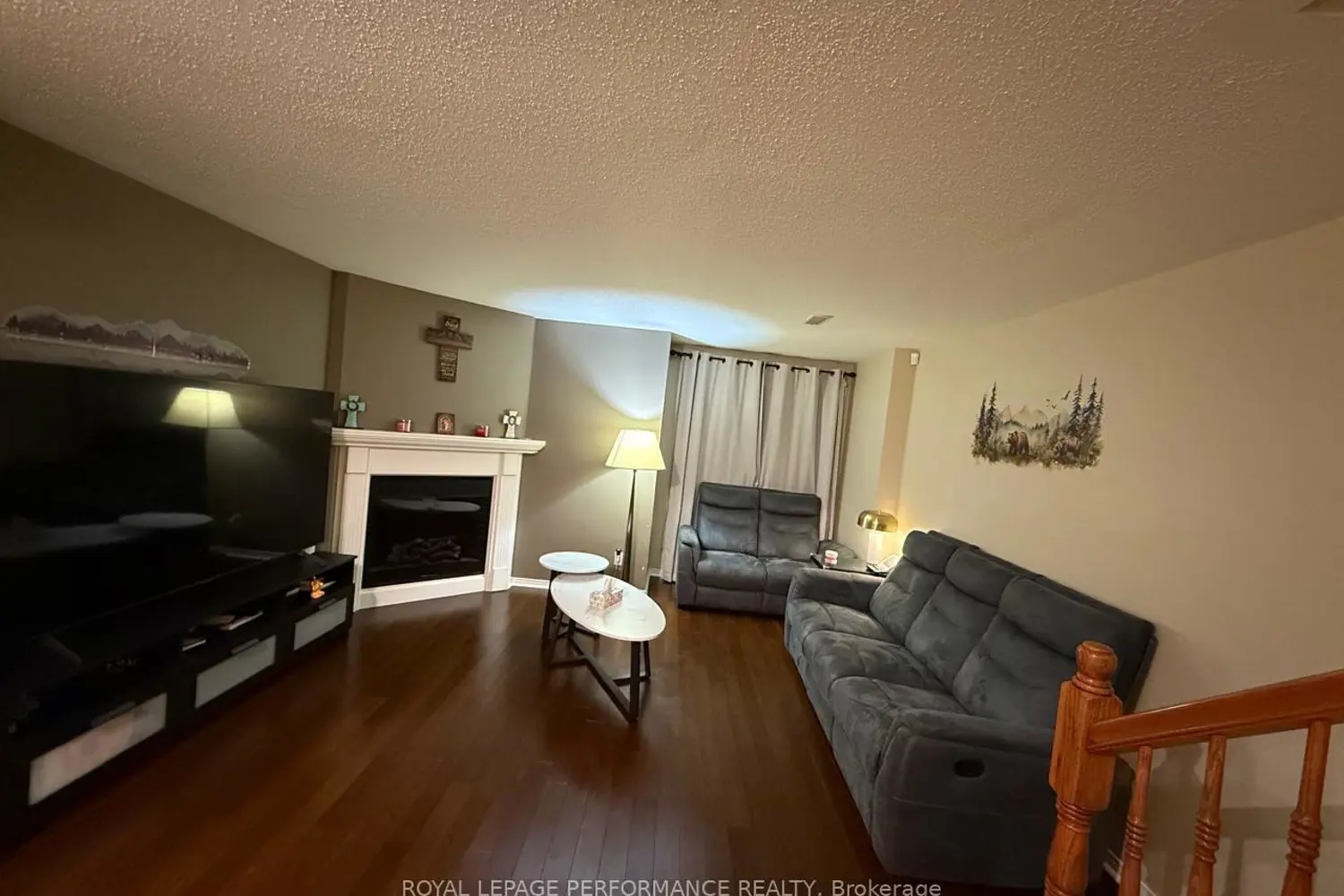 Additional image 3 of 390 Crownridge Drive