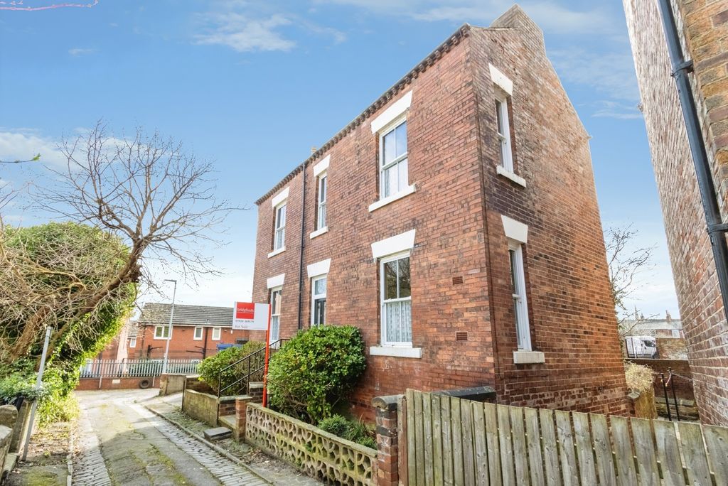 4 bed detached house for saleCollege Grove, Wakefield, West Yorkshire WF1