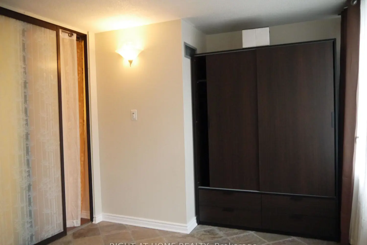 Additional image 20 of 45 Carlton Street 607