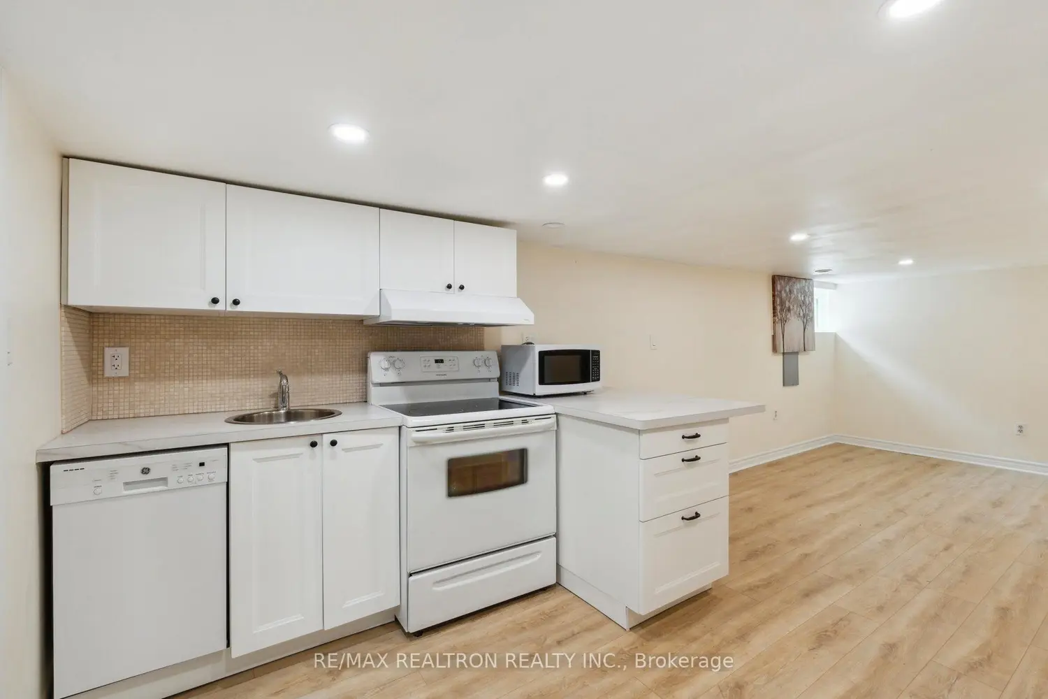 Additional image 16 of 4844 Sixth Avenue