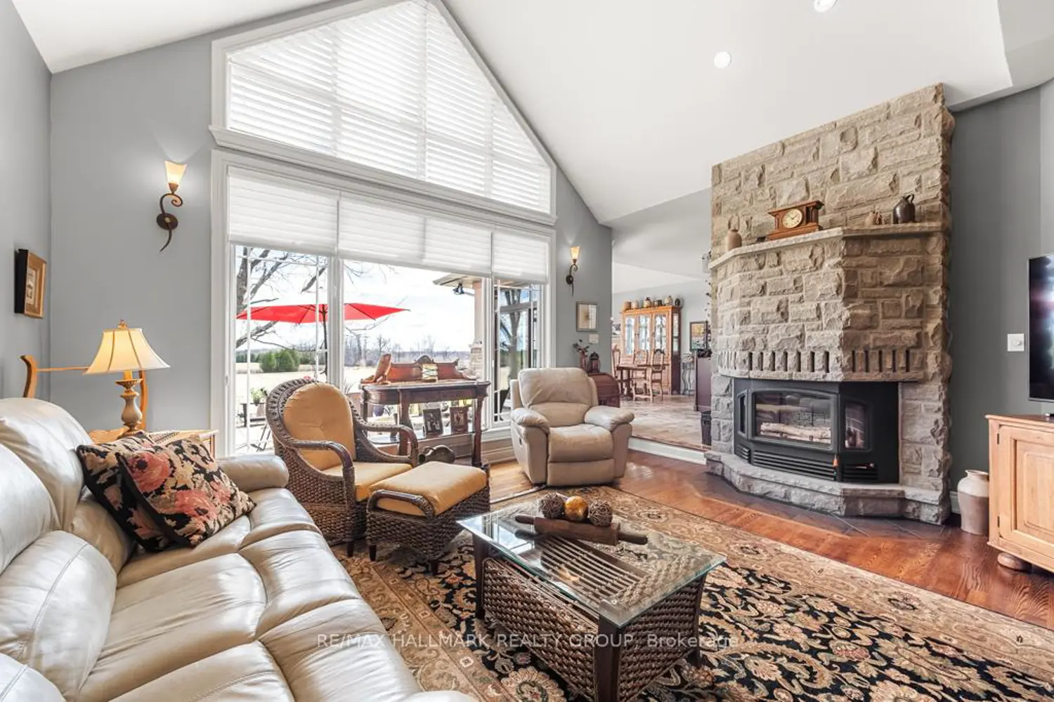 6980 Mansfield Road photo 5