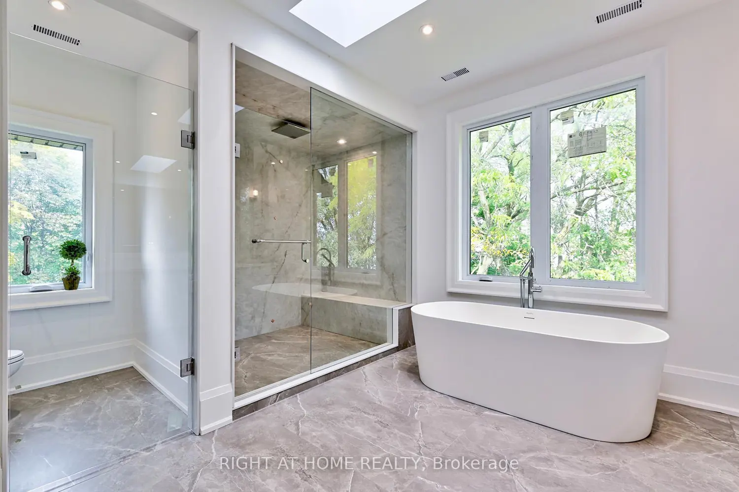 Additional image 12 of 27 Hurlingham Crescent
